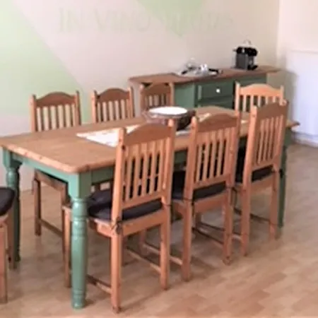 Droessler Apartment *